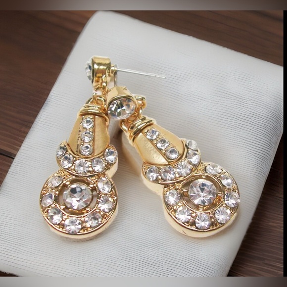 NWOT Goldtone Post Earrings with Genuine Crystals - Picture 1 of 3